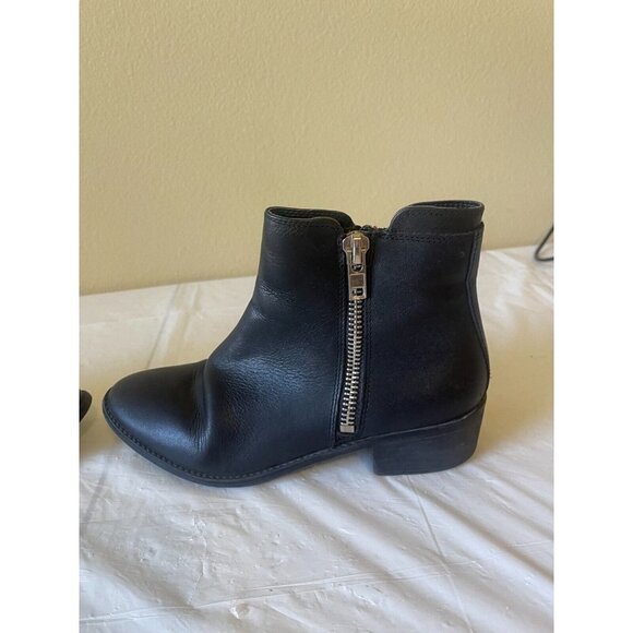 Woman's Boots Steve Madden leather Boot Size 8 zip "True" - Picture 10 of 16